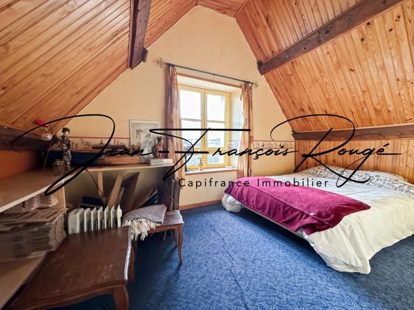 Rare à la vente, à la limite entre Agneaux et Saint-Lô, charmante maison en pierres de 164 m² datant du 19ème !!!