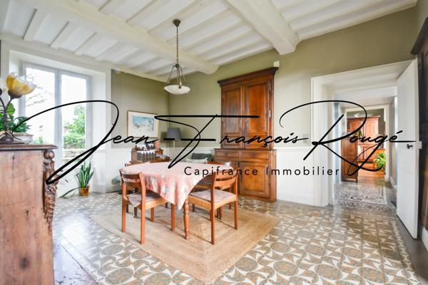 Rare à la vente, à la limite entre Agneaux et Saint-Lô, charmante maison en pierres de 164 m² datant du 19ème !!!