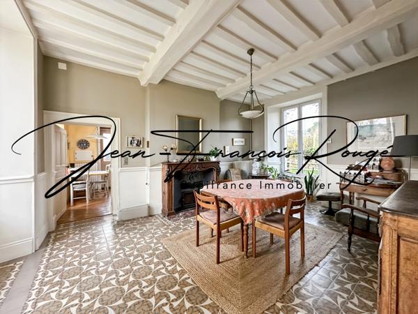 Rare à la vente, à la limite entre Agneaux et Saint-Lô, charmante maison en pierres de 164 m² datant du 19ème !!!