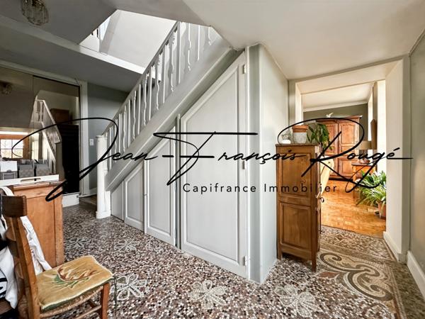 Rare à la vente, à la limite entre Agneaux et Saint-Lô, charmante maison en pierres de 164 m² datant du 19ème !!!