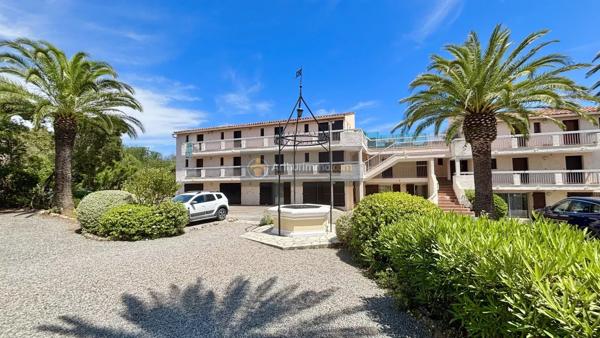 Vente                                                      Appartement
                        
                     1 pièces                      22 m2                     à Saint-Aygulf