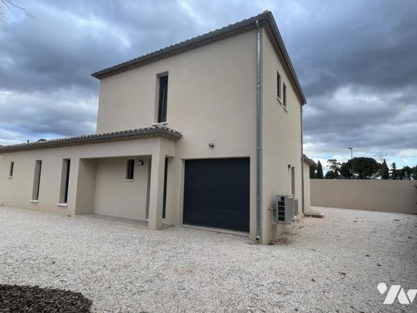 VILLA NEUVE T4 R+1  de 121m² habitables SUR TERRAIN 618m²