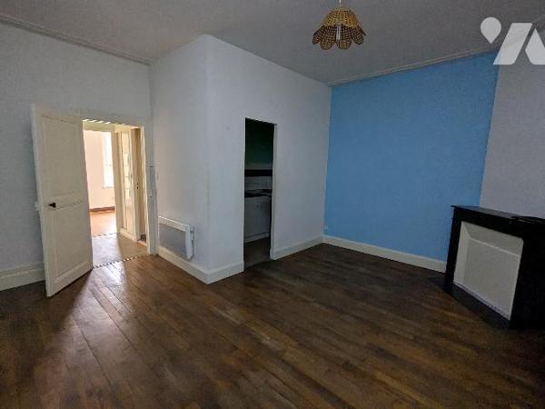 NANCY - IMMEUBLE de 3 T2