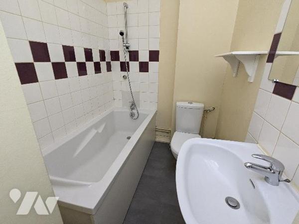 NANCY - IMMEUBLE de 3 T2