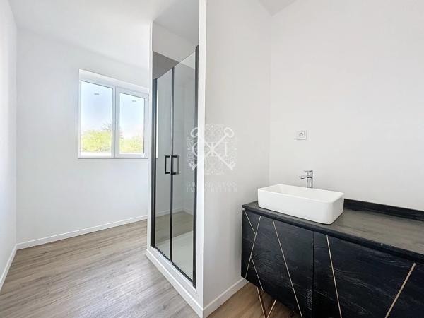 T5 MEUBLE AVEC GRANDE TERRASSE – BRON