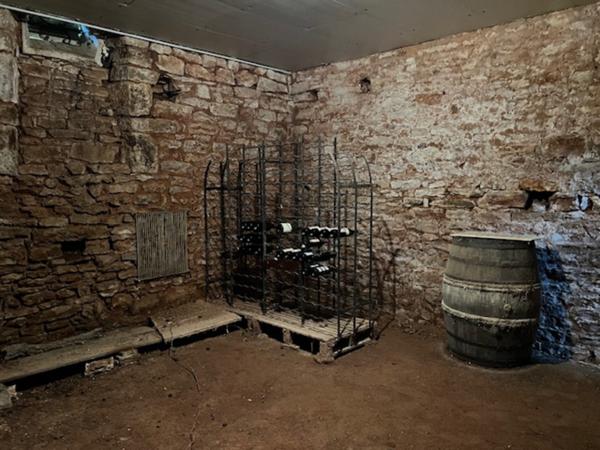 ANCIEN PRESBYTERE SUR 2 HECTARES DE TERRAIN