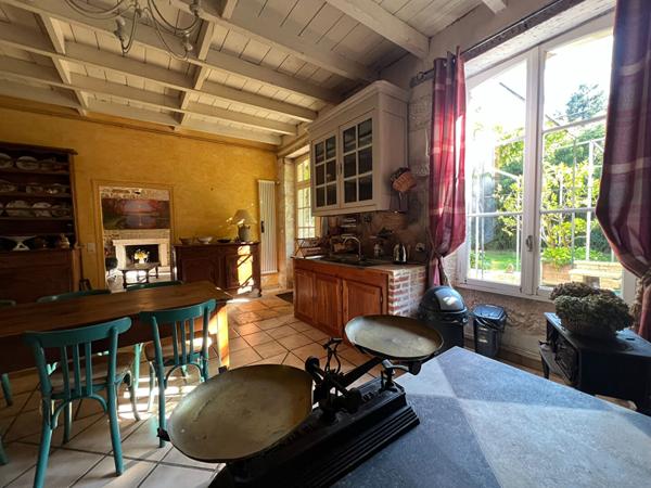 ANCIEN PRESBYTERE SUR 2 HECTARES DE TERRAIN