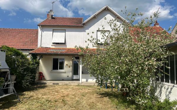 Maison à vendre    6 pièces •  Désertines