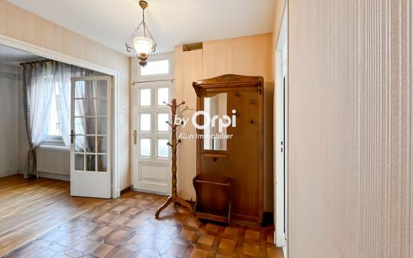 Maison à vendre    6 pièces •  Désertines