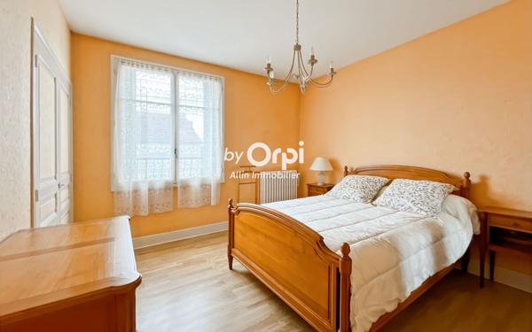 Maison à vendre    6 pièces •  Désertines