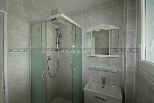 Location Appartement 3 pièces 57 m2 à Morestel