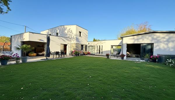 Maison Mauves Sur Loire 8 pièce(s) 287 m2