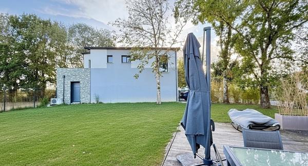 Maison Mauves Sur Loire 8 pièce(s) 287 m2