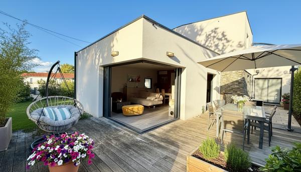 Maison Mauves Sur Loire 8 pièce(s) 287 m2