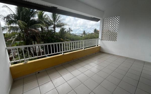 Appartement à vendre    3 pièces •  Remire-Montjoly