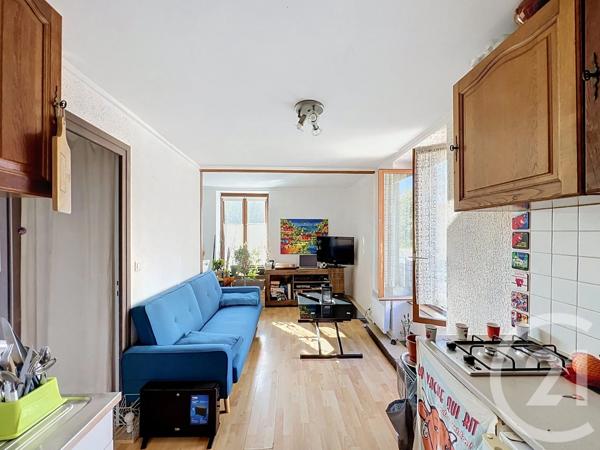Immeuble à vendre  180 m 2   COURNON D AUVERGNE  - 63