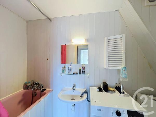 Immeuble à vendre  180 m 2   COURNON D AUVERGNE  - 63