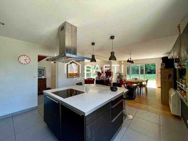 Maison 7 pièces 15523 m2 proche gare de Questembert