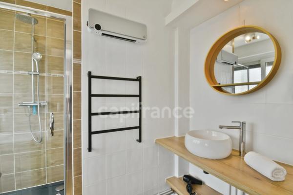 EXCEPTIONNEL FRONT DE MER – BIEN D’EXCEPTION VENDU MEUBLÉ & DÉCORÉ AVEC GARAGE