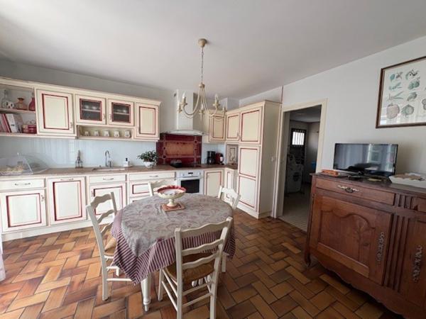 Maison 6 pièce(s) 3 chambre(s) 180 m²