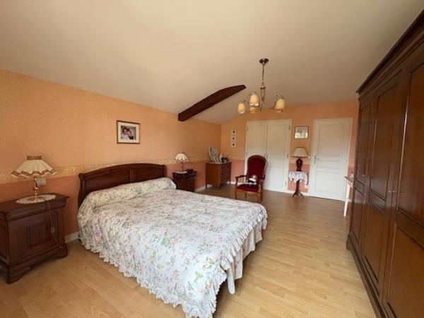 Maison 6 pièce(s) 3 chambre(s) 180 m²