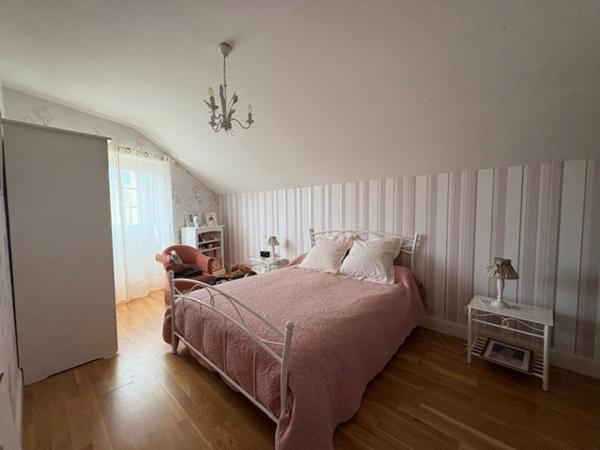 Maison 6 pièce(s) 3 chambre(s) 180 m²