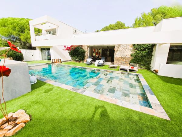 LA CIOTAT- Bord de mer, Merveilleuse Villa d'Architecte( construite en 2021) 285 m² de surface au sol/1000m²avec piscine