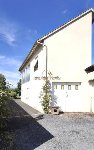 Petit immeuble individuel avec travaux à finir, fort potentiel