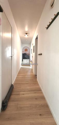 Petit immeuble individuel avec travaux à finir, fort potentiel