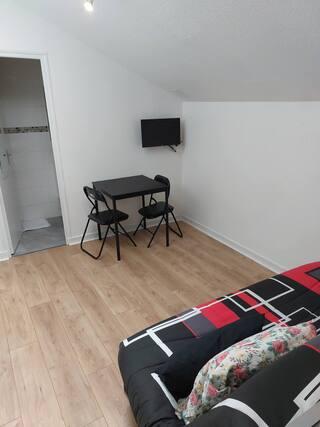 Location Studio meublé - face gare