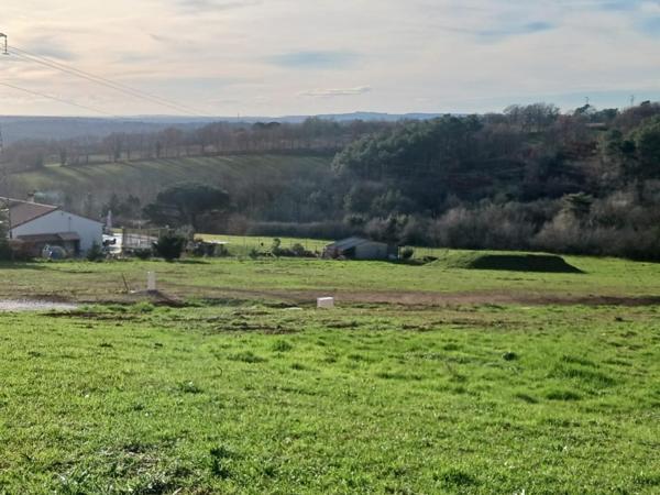Terrain constructible sur les hauteurs de Burlats
