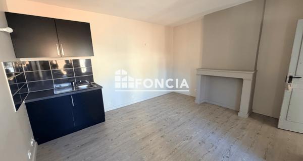Location Studio 27.9 m² - Saint-étienne 42000