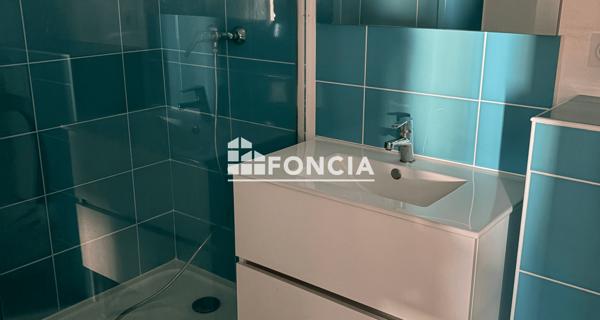 Location Studio 27.9 m² - Saint-étienne 42000