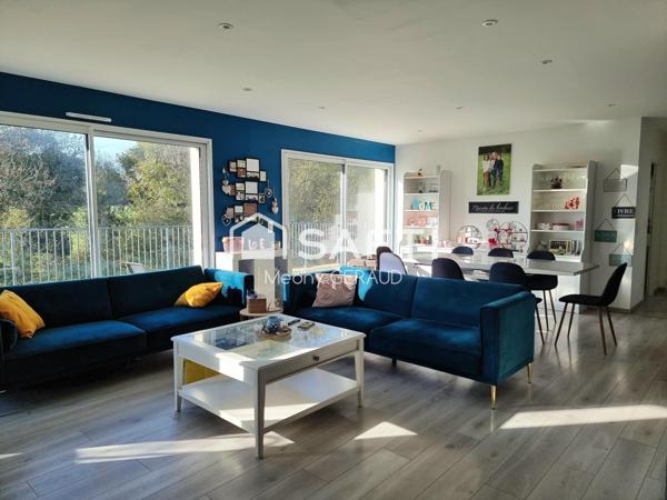 Grande maison moderne.