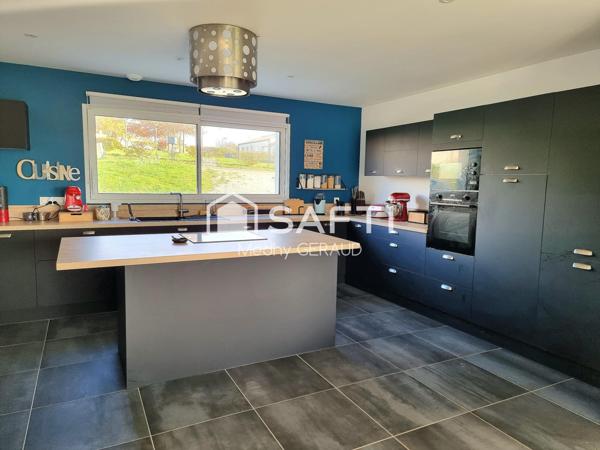 Grande maison moderne.