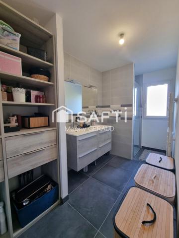 Grande maison moderne.