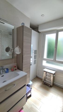 Appartement 5 pièces de 110 m² à Oyonnax (01100)