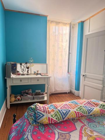 Appartement de standing de 121 m2, 3 ch, cave et jardin