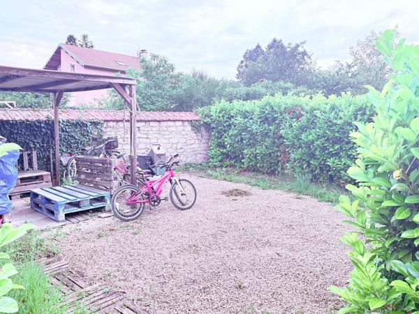 Appartement de standing de 121 m2, 3 ch, cave et jardin