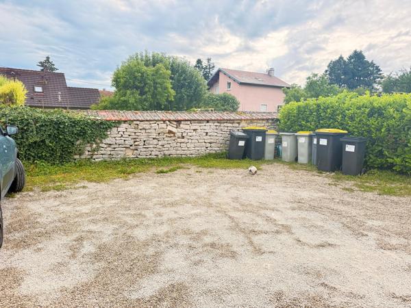 Appartement de standing de 121 m2, 3 ch, cave et jardin