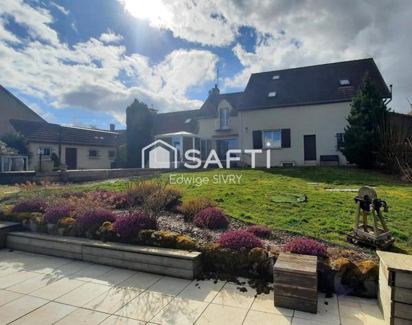 MAISON SPACIEUSE AVEC PISCINE