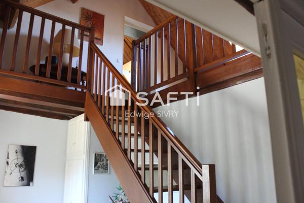 MAISON SPACIEUSE AVEC PISCINE