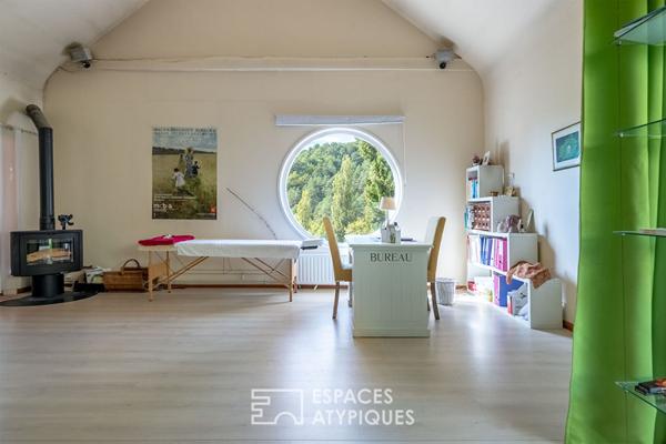 Maisons d’architecte lovées en coeur de nature et leurs étangs