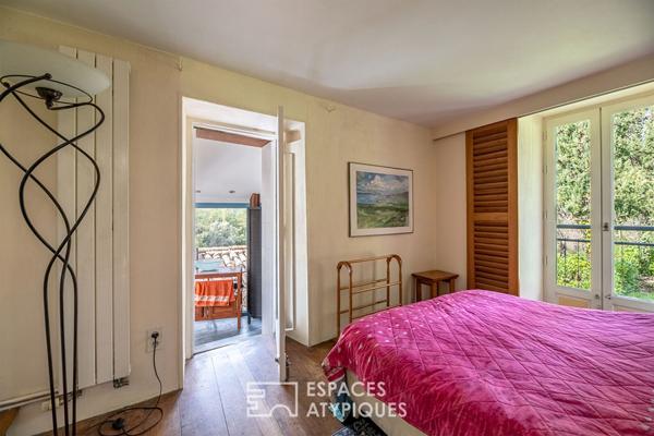 Maisons d’architecte lovées en coeur de nature et leurs étangs