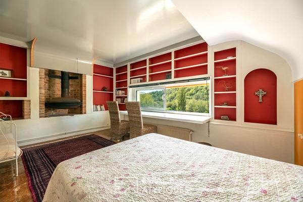 Maisons d’architecte lovées en coeur de nature et leurs étangs