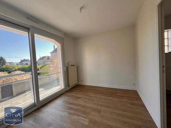 Appartement à louer 2 pièces 45.77m² Laval (53000)