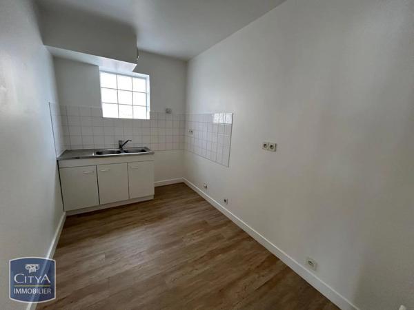 Appartement à louer 2 pièces 45.77m² Laval (53000)