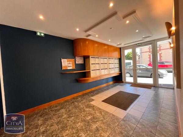 Appartement à louer 2 pièces 45.77m² Laval (53000)
