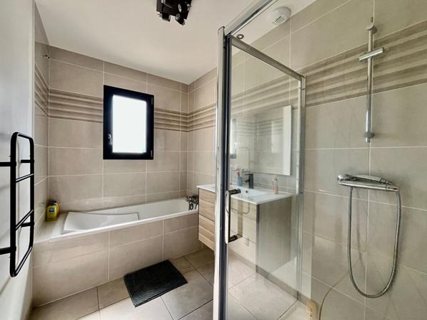 Maison contemporaine 5 chambres - 165m² - Trangé -DPE A