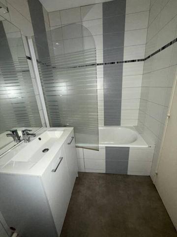 RESIDENCE LE CLOS DE CORSAC - F1 au 4ème - PROCHES COMMERCES